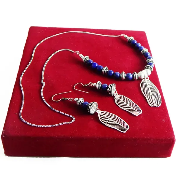 Blue_Gemstone_Lapis_Lazuli_Beads_Silver_Pendant_Necklace_For_Women