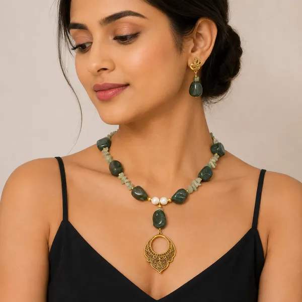 Green_Aventurine_Chips_Jade_Tumble_Necklace_For_Women