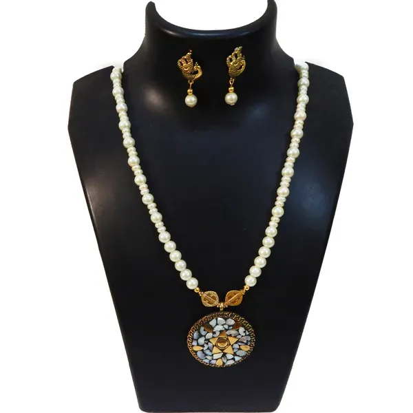 White_Synthetic_Pearl_Beads_With_Pendant_Necklace_For_Women