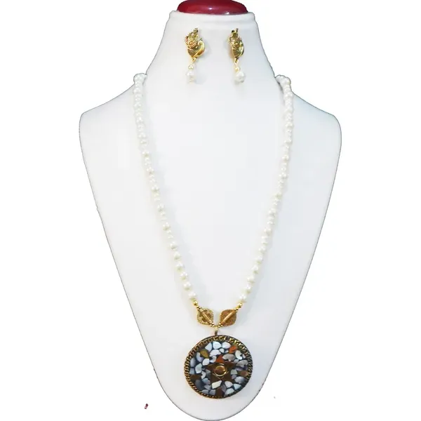 White_Synthetic_Pearl_Beads_With_Pendant_Necklace_For_Women