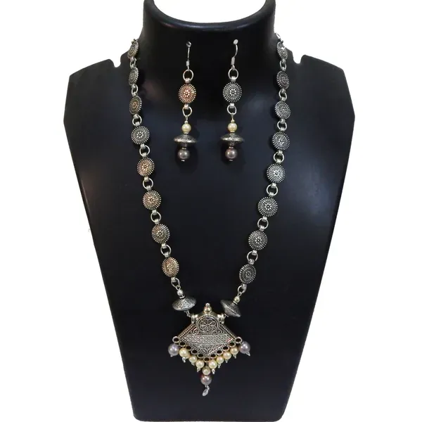 Silver_Metal_Beads_Fancy_Pendant_Necklace_For_Women