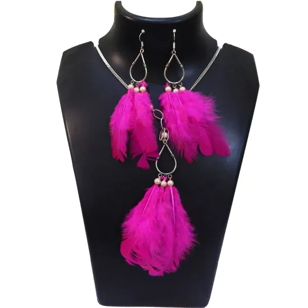 Pink_Metal_Chain_Fancy_Feathers_Necklace_For_Women