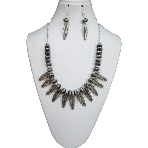 Silver_Metal_Beads_With_Chain_Fancy_Necklace_For_Women