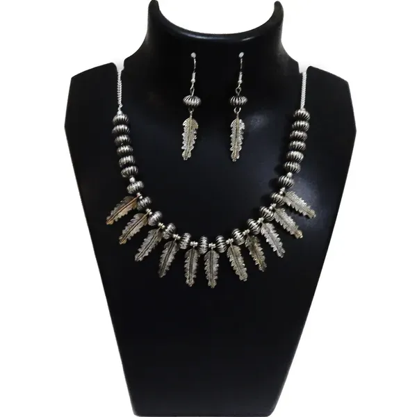 Silver_Metal_Beads_With_Chain_Fancy_Necklace_For_Women