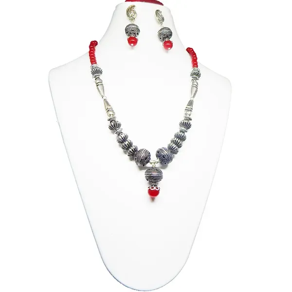 Silver_Metal_Beads_Necklace_For_Women