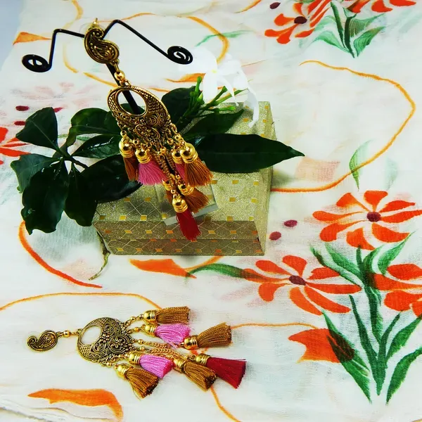 Multicolor_Metal_Finding_With_Tassels_Hanging_Earrings_For_Women