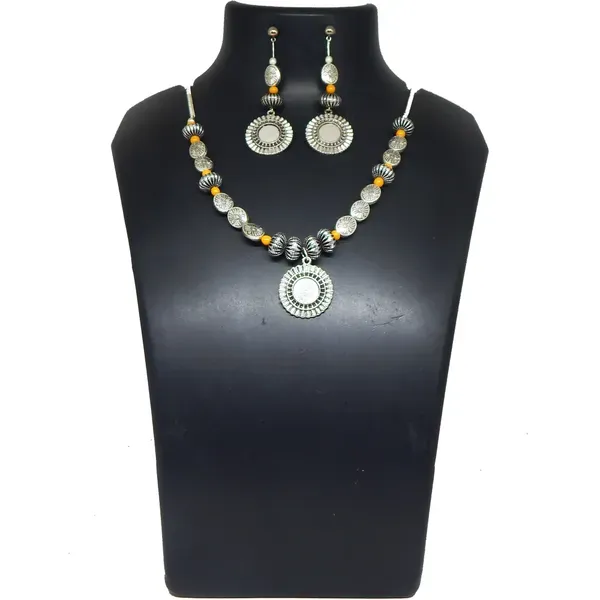 Silver_Metal_Beads_With_Pedant_Necklace_For_Women