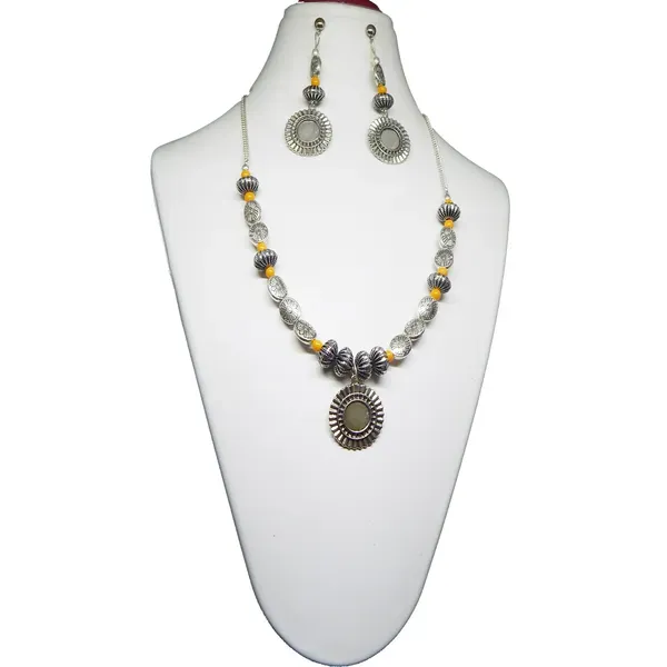Silver_Metal_Beads_With_Pedant_Necklace_For_Women