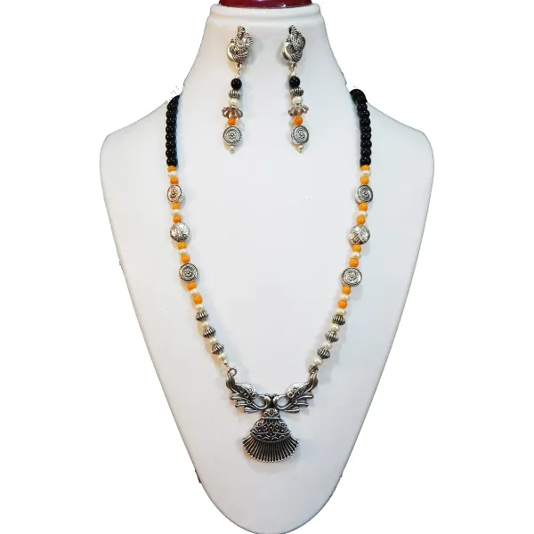 Black_Glass_Beads_With_Metal_Pendant_Necklace_For_Women