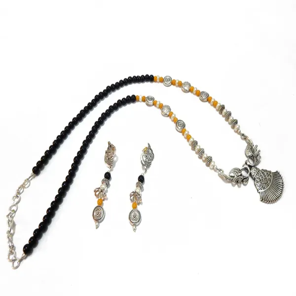 Black_Glass_Beads_With_Metal_Pendant_Necklace_For_Women