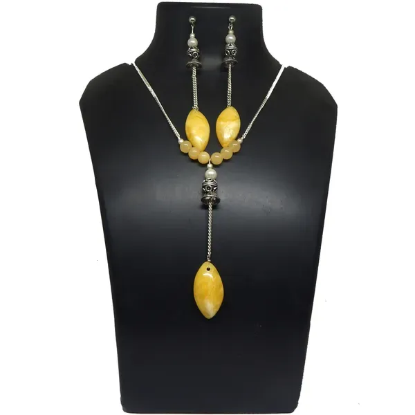 Yellow_Gemstone_Beads_With_Amber_Pendant_Necklace_For_Women