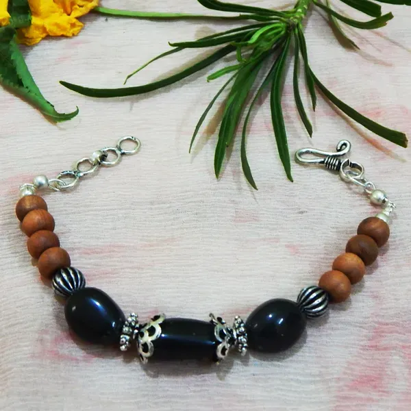 Black_Agate_With_White_Sandal_Wood_Bracelet_For_Root_Chakra_Women