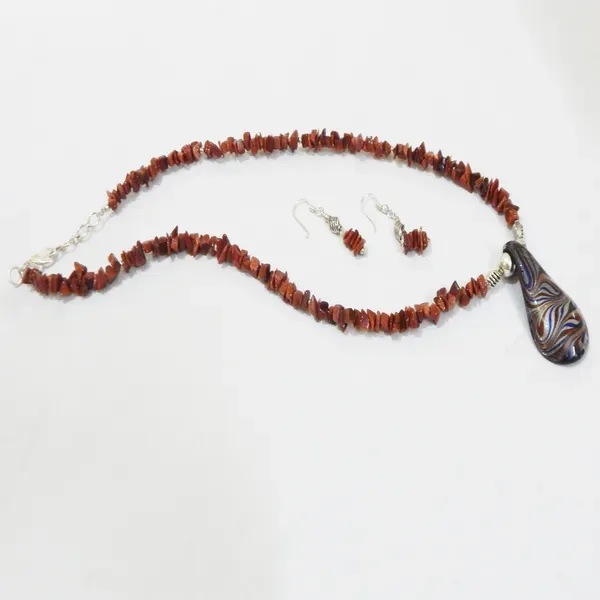 Gold_Gem_Stone_Chips_With_Glass_Pendant_Neclace_For_Women