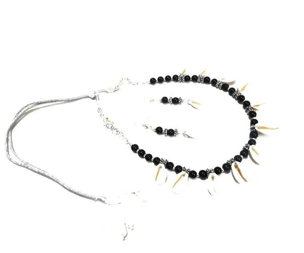 Black_Sea_Shell_Glass_Beads_Choker_Necklace_For_Women