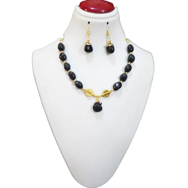 Black_Gemstone_Agate_Tumble_For_Root_Chakra_Choker_Necklace_Women