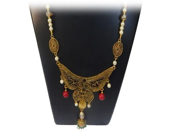 Yellow_Synthetic_Pearl_With_Big_Pendant_Fancy_Necklace_For_Women