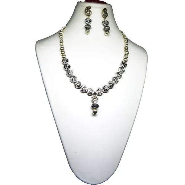 Silver_Metal_Beads_Necklace_For_Women