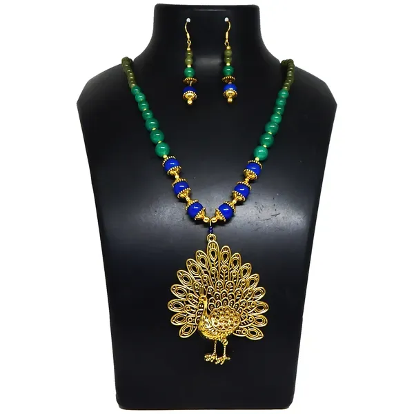 Green_Glass_Beads_Metal_Pendant_Necklace_For_Women