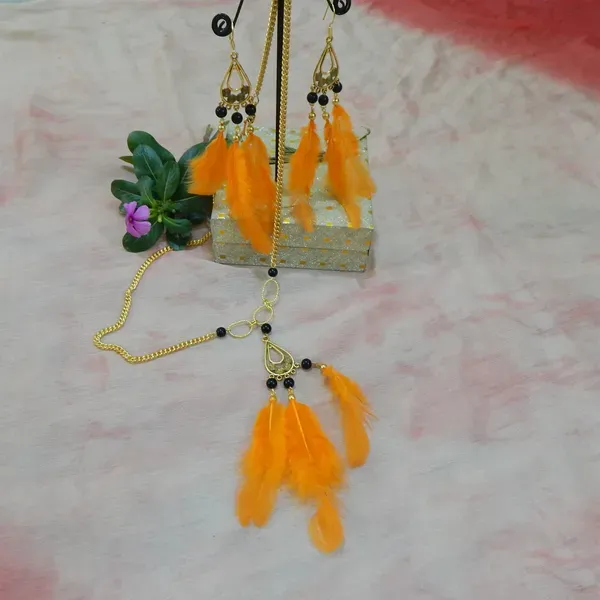 Orange_Real_Feathers_Metal_Chain_Necklace_For_Women