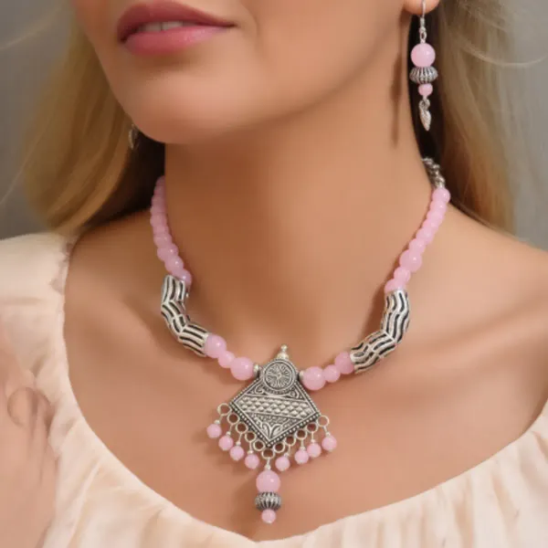 Pink_Glass_Beads_Metal_Pendant_Choker_Necklace_For_Women