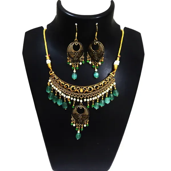 Gold_Hasli_Necklace_With_Synthetic_Pearl_Monalisa_Beads_For_Women