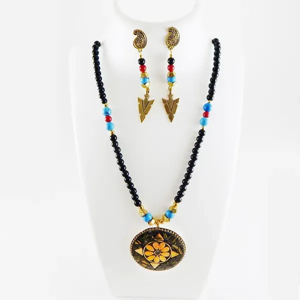 Black_Gemstone_Black_Onex_Beads_With_Fancy_Pendant_Necklace_For_Women