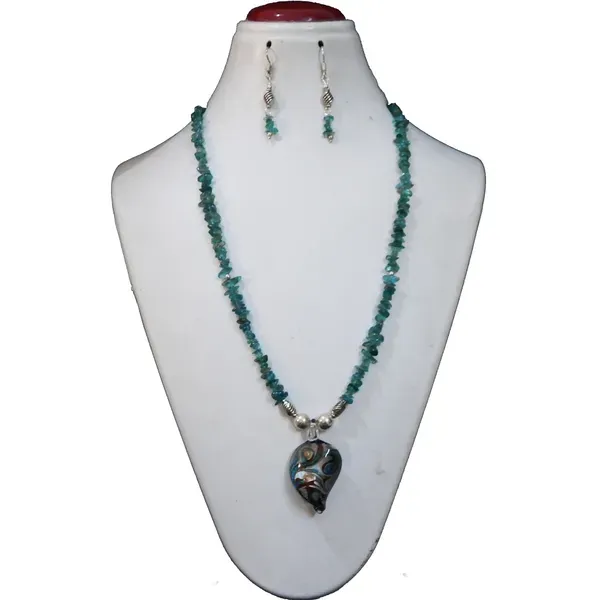 Green_Gem_Stone_Aventurine_Chips_With_Glass_Pendant_Neclace_For_Women