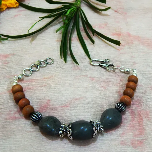 Gray_Sodalite_Tumble_White_Sandal_Wood_Bracelet_For_Throat_Chakra_Women