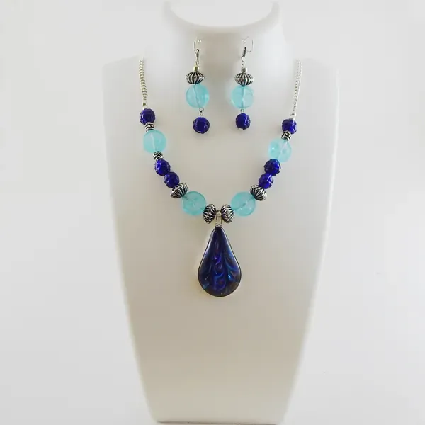 Multicolor_Glass_Beads_Pendant_Necklace_For_Women