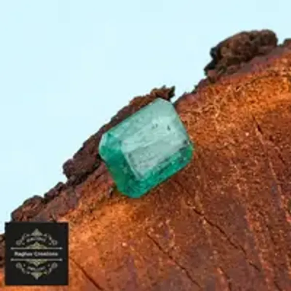 Emerald_Natural_Gem_Stone_For_Unisex