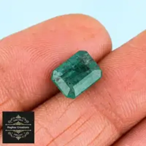 Emerald_Natural_Gem_Stone_For_Unisex