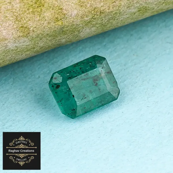 Emerald_Natural_Gem_Stone_For_Unisex