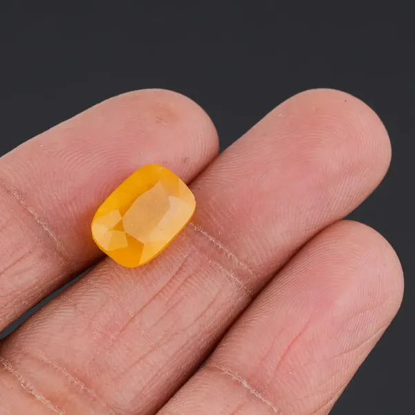 Yellow_Sapphire_Pukhraj_Natural_Gem_Stone_For_Unisex