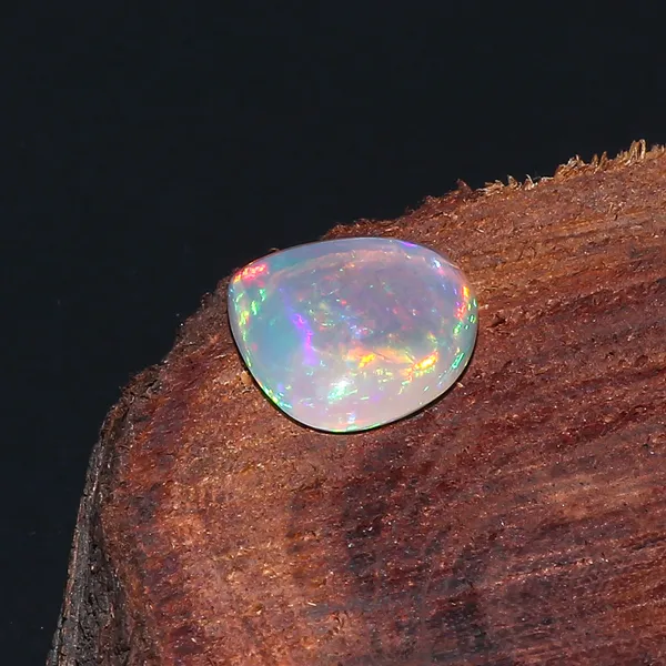 Fire_OPAL_ithopian_10.25_carat_Certificate_Number:-593052