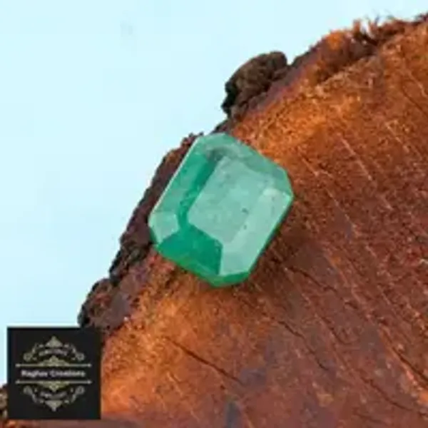 Emerald_Natural_Gem_Stone_For_Unisex