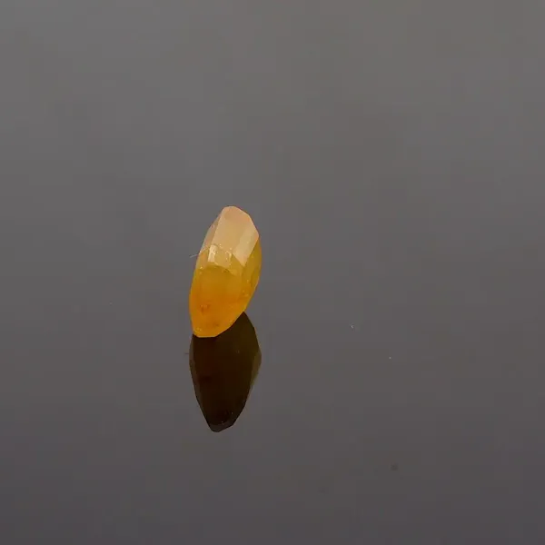 Yellow_Sapphire_Natural_Gem_Stone_For_Unisex