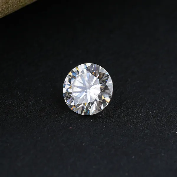 Mossonite_Round_Brilliant_Cut_VVS1_0.40_Carat_Certificate_Number:-_593075