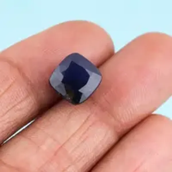 Blue_Sapphire_Natural_Gem_Stone_For_Unisex