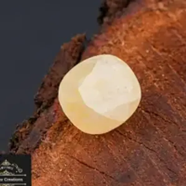 Yellow_Sapphire_Pukhraj_Natural_Gem_Stone_For_Unisex