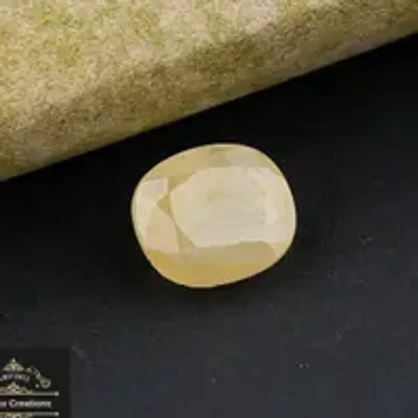 Yellow_Sapphire_Pukhraj_Natural_Gem_Stone_For_Unisex