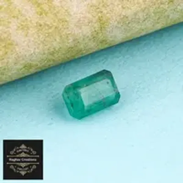 Emerald_Natural_Gem_Stone_For_Unisex