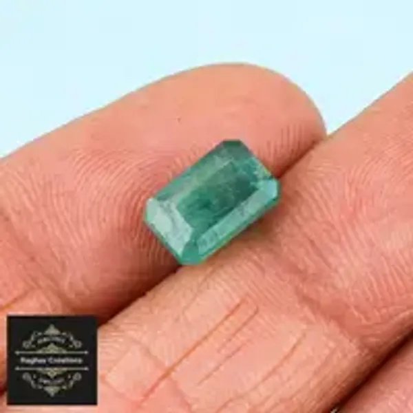Emerald_Natural_Gem_Stone_For_Unisex