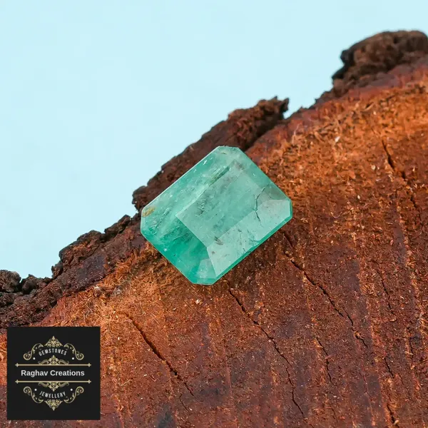 Emerald_Natural_Gem_Stone_For_Unisex