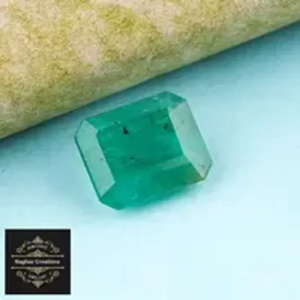 Emerald_Natural_Gem_Stone_For_Unisex