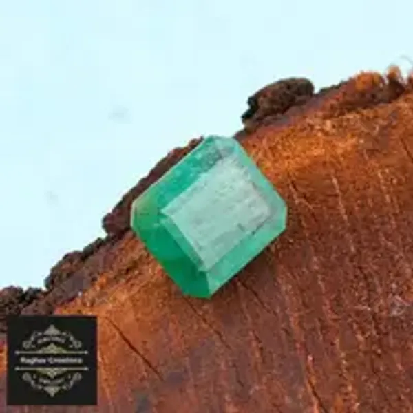 Emerald_Natural_Gem_Stone_For_Unisex