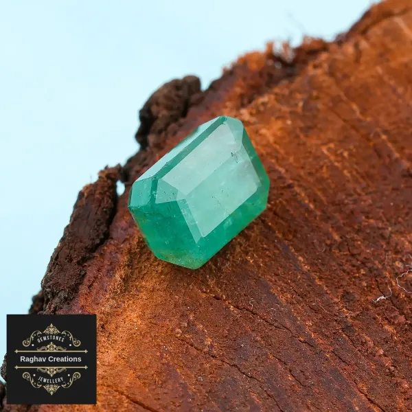 Emerald_Natural_Gem_Stone_For_Unisex