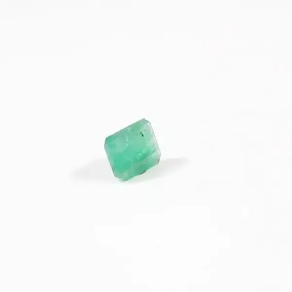 Emerald_Natural_Gem_Stone_For_Unisex