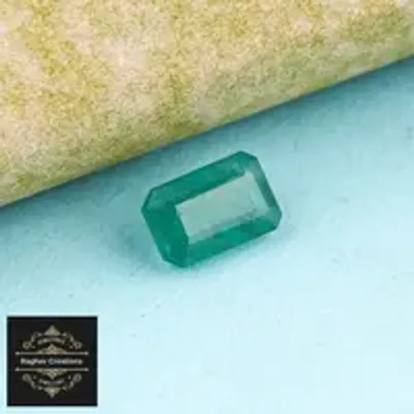 Emerald_Natural_Gem_Stone_For_Unisex