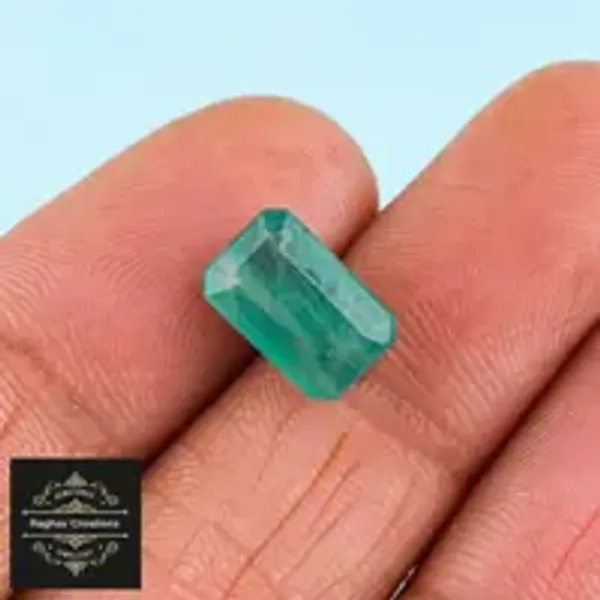 Emerald_Natural_Gem_Stone_For_Unisex