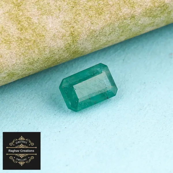 Emerald_Natural_Gem_Stone_For_Unisex